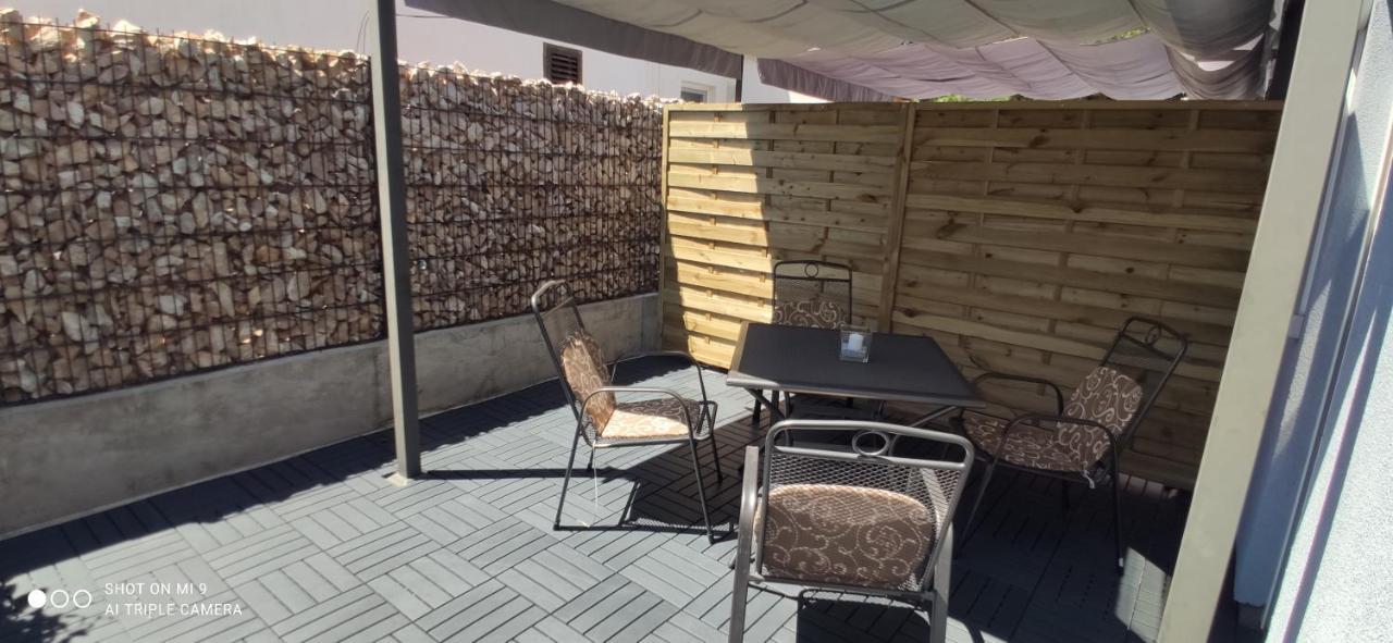 Apartmani Ab Pirovac Luaran gambar
