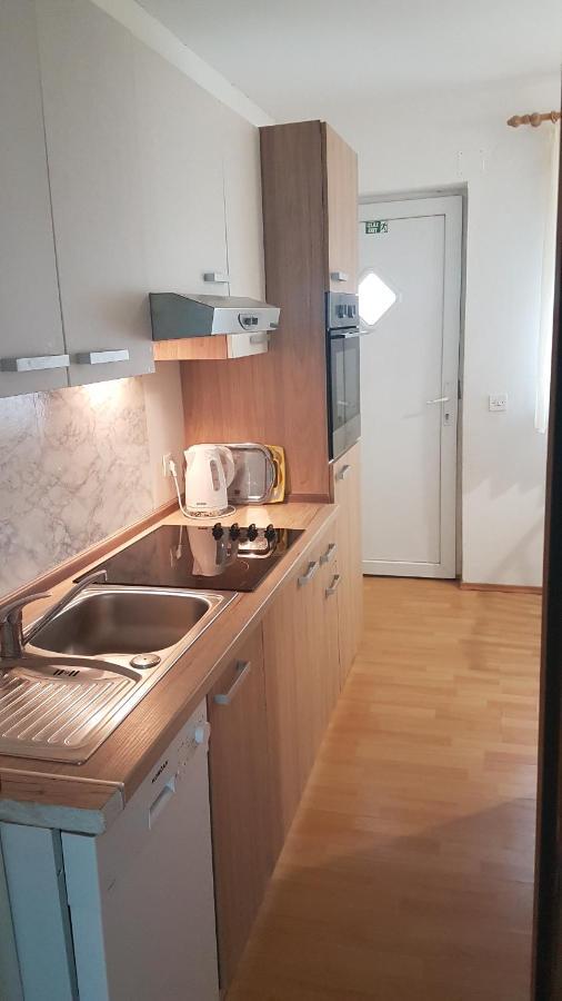 Apartmani Ab Pirovac Luaran gambar