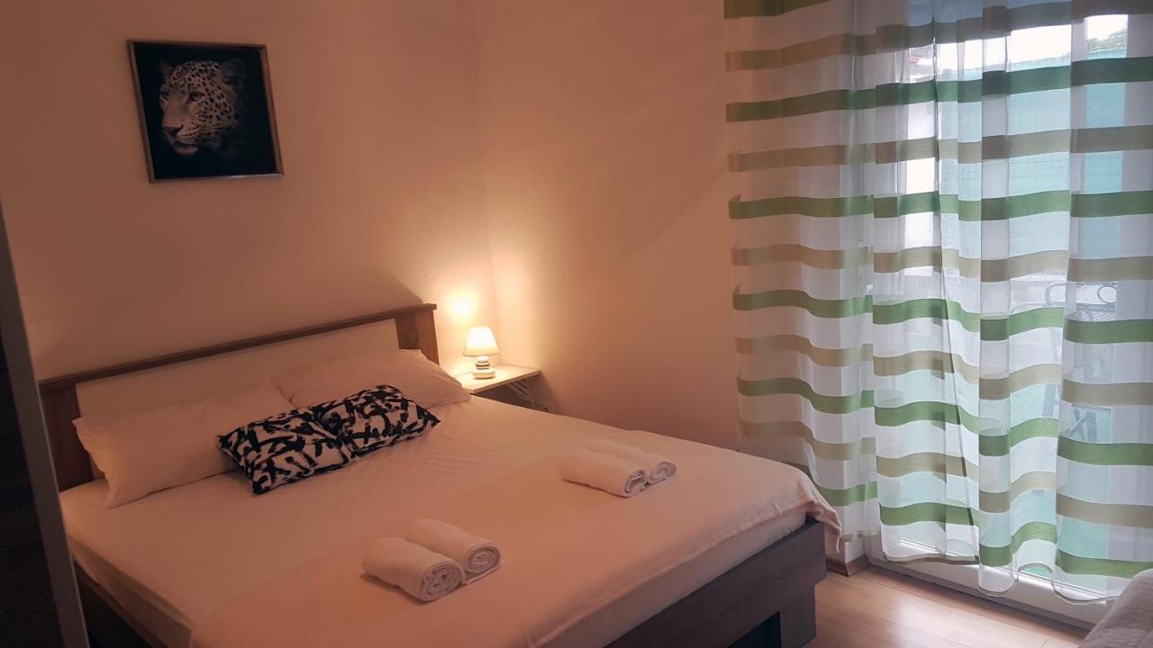 Apartmani Ab Pirovac Luaran gambar