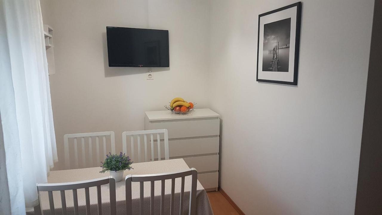 Apartmani Ab Pirovac Luaran gambar