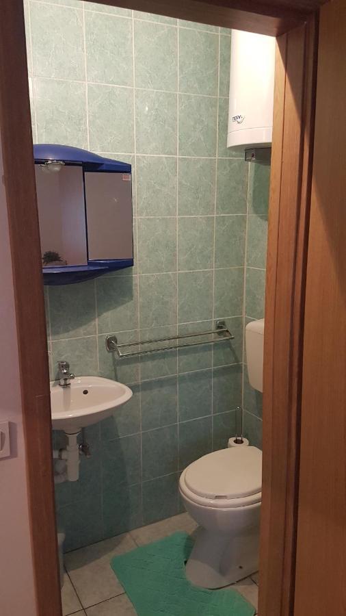 Apartmani Ab Pirovac Luaran gambar